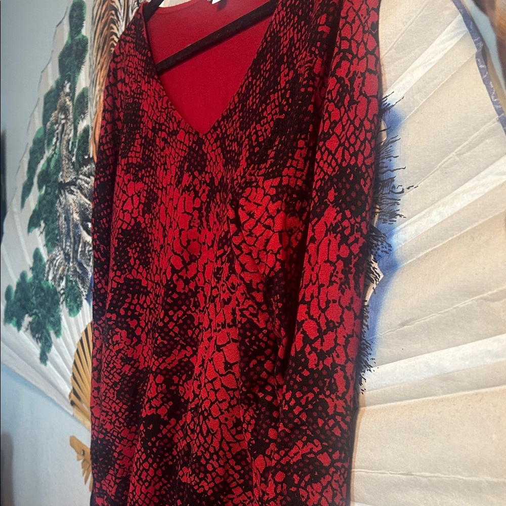 Chico's Red & Black Long-Sleeve Tunic